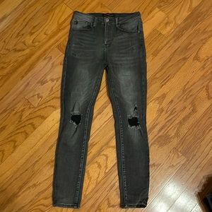 Risen ripped knee skinny jean